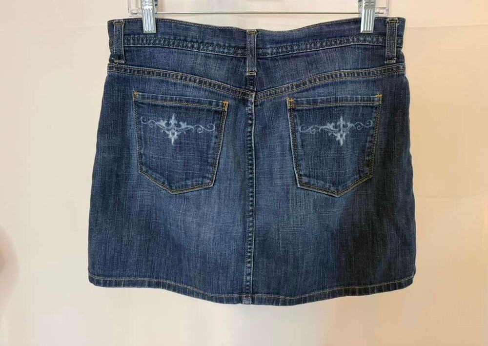 Vintage Y2K Gap Denim Mini Skirt w/Stencil Details on Back Pockets Low Rise sz 6